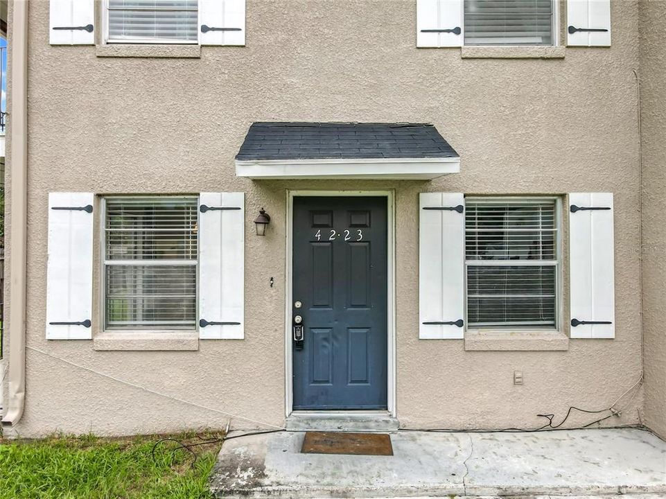 合同活跃: $1,295 (2 贝兹, 2 浴室, 963 平方英尺)