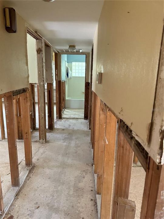 Под контрактом: $650,000 (3 спален, 3 ванн, 2200 Квадратных фут)