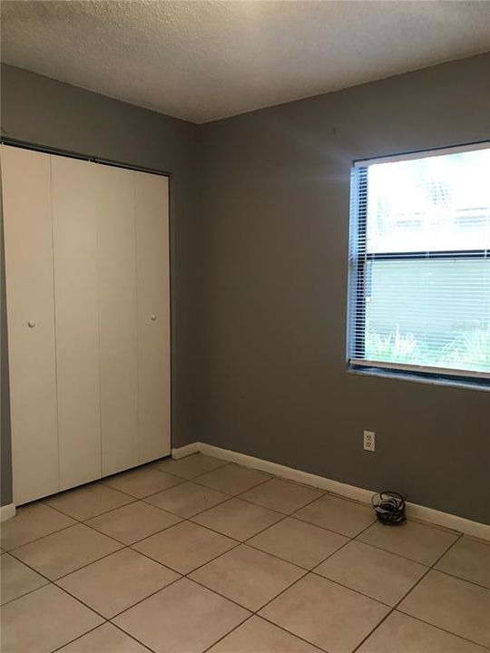 合同活跃: $255,000 (3 贝兹, 2 浴室, 1050 平方英尺)