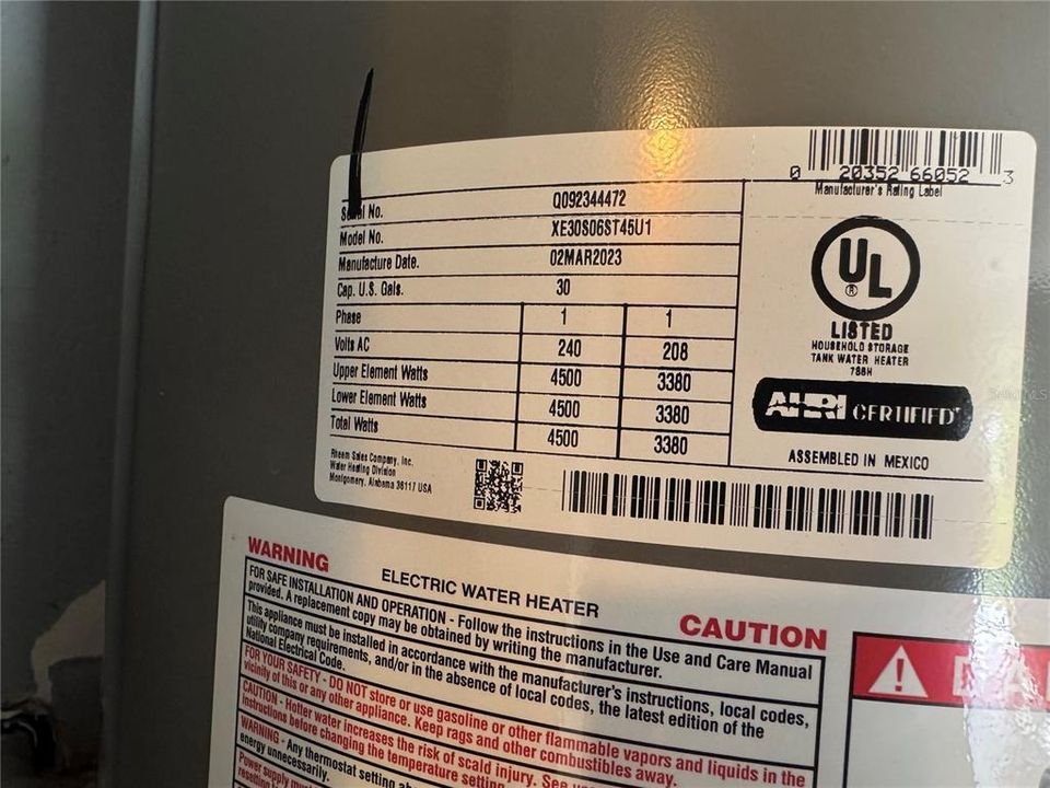 合同活跃: $255,000 (3 贝兹, 2 浴室, 1050 平方英尺)