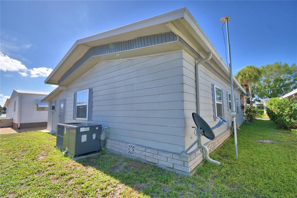 На продажу: $135,000 (2 спален, 2 ванн, 1056 Квадратных фут)