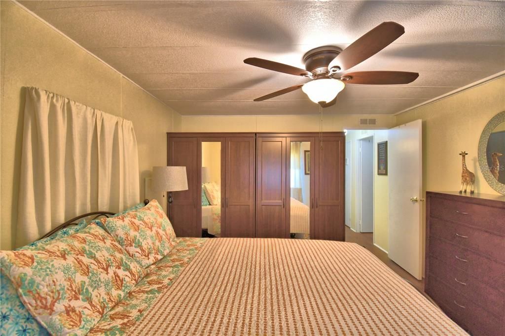 На продажу: $135,000 (2 спален, 2 ванн, 1056 Квадратных фут)