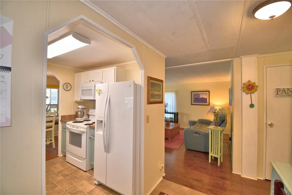 На продажу: $135,000 (2 спален, 2 ванн, 1056 Квадратных фут)