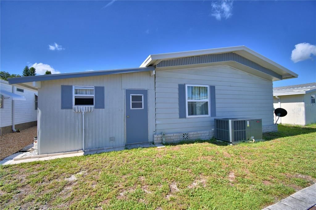 На продажу: $135,000 (2 спален, 2 ванн, 1056 Квадратных фут)