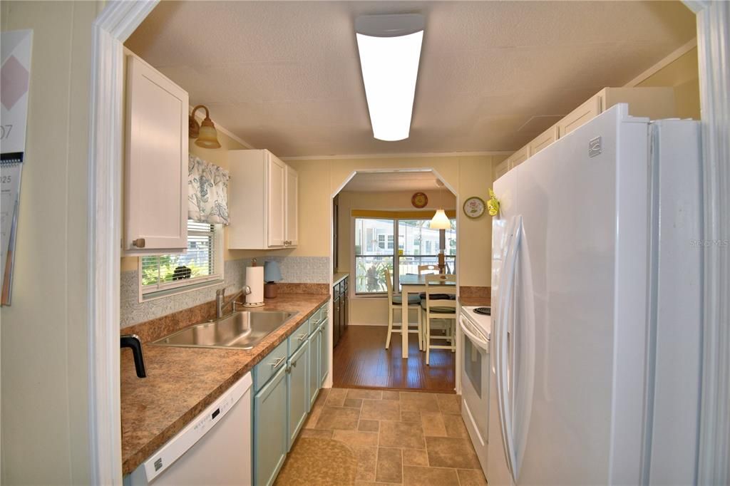 На продажу: $135,000 (2 спален, 2 ванн, 1056 Квадратных фут)