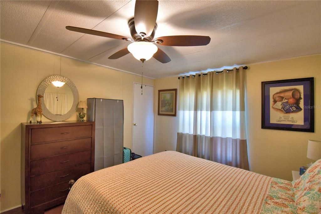 На продажу: $135,000 (2 спален, 2 ванн, 1056 Квадратных фут)