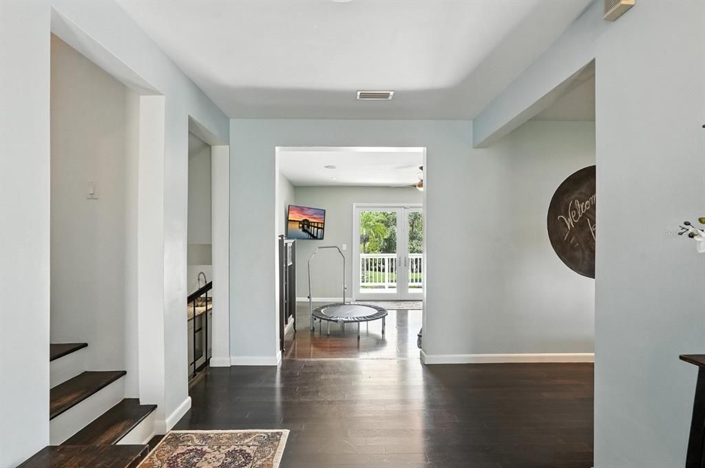 For Sale: $799,000 (5 beds, 3 baths, 3094 Square Feet)