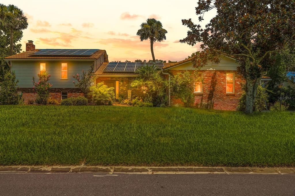 For Sale: $799,000 (5 beds, 3 baths, 3094 Square Feet)