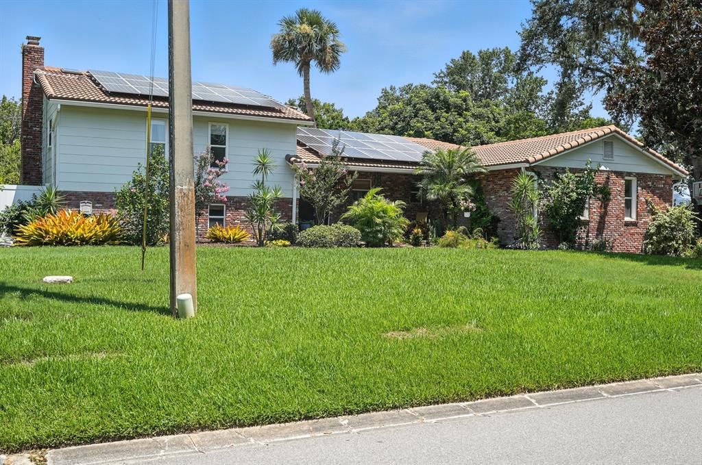 For Sale: $799,000 (5 beds, 3 baths, 3094 Square Feet)