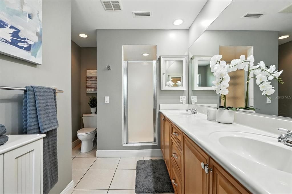 For Sale: $799,000 (5 beds, 3 baths, 3094 Square Feet)