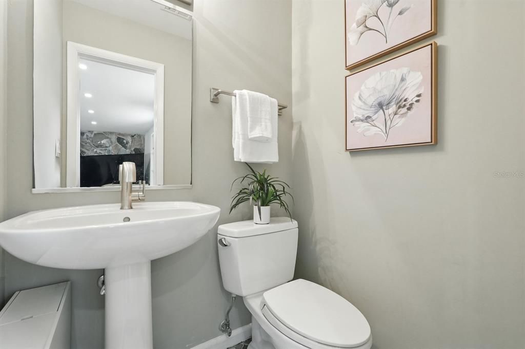 For Sale: $799,000 (5 beds, 3 baths, 3094 Square Feet)