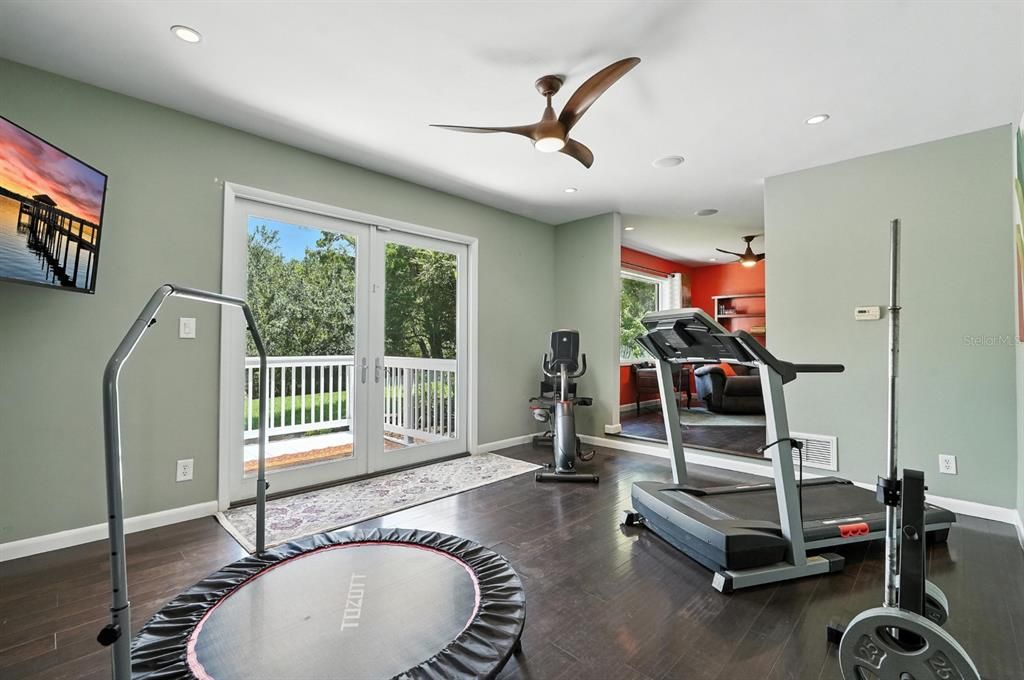 For Sale: $799,000 (5 beds, 3 baths, 3094 Square Feet)