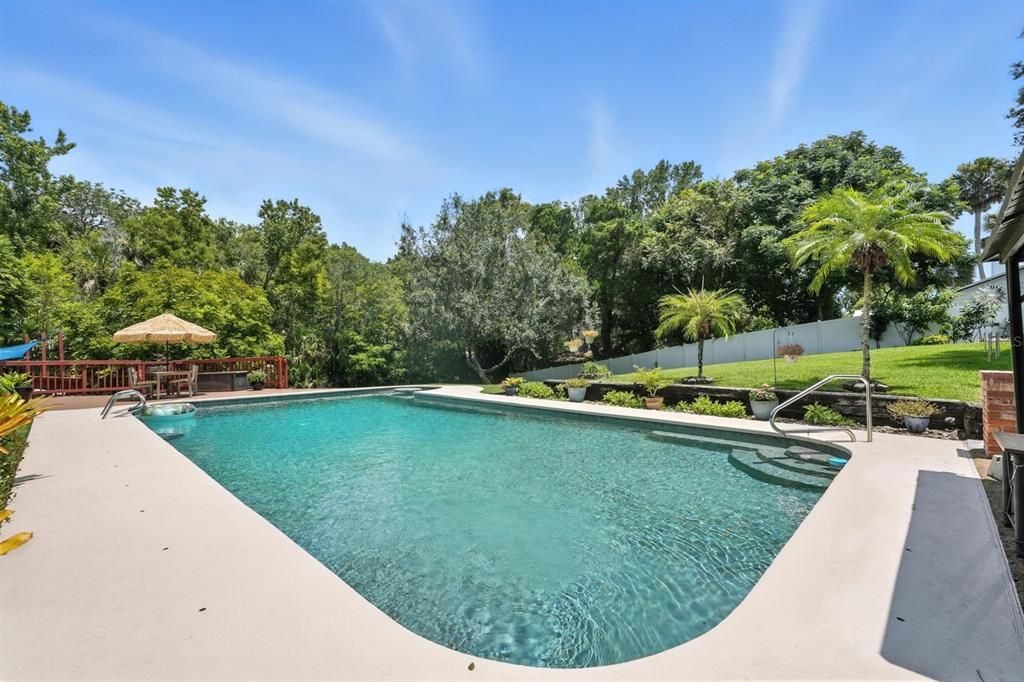 For Sale: $799,000 (5 beds, 3 baths, 3094 Square Feet)