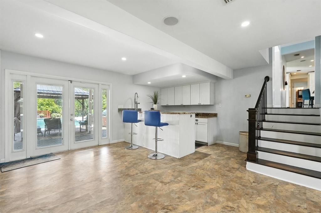 For Sale: $799,000 (5 beds, 3 baths, 3094 Square Feet)