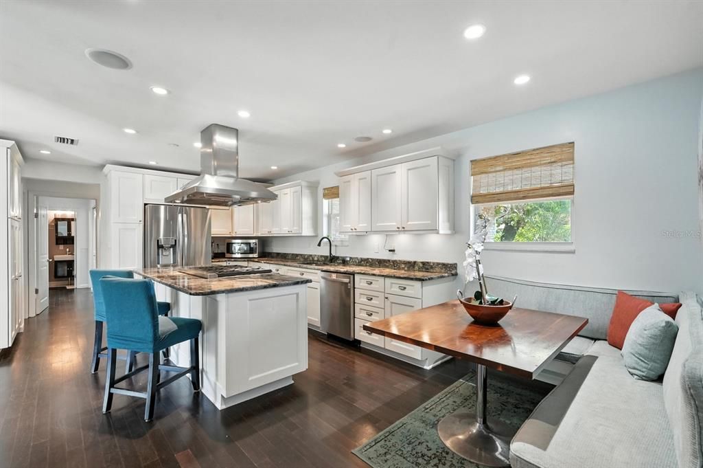 For Sale: $799,000 (5 beds, 3 baths, 3094 Square Feet)