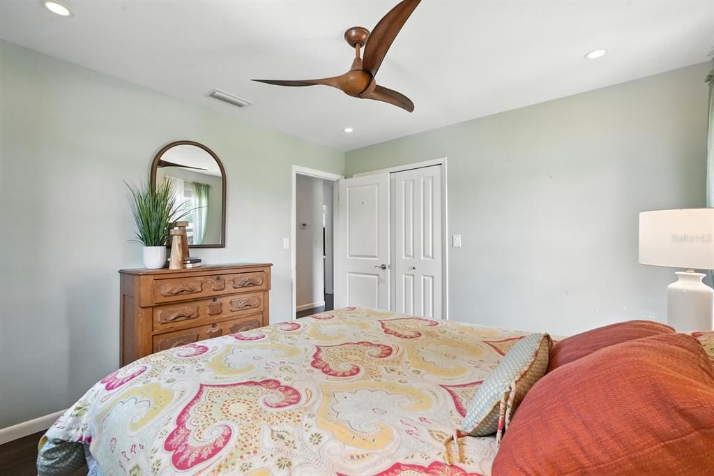 For Sale: $799,000 (5 beds, 3 baths, 3094 Square Feet)