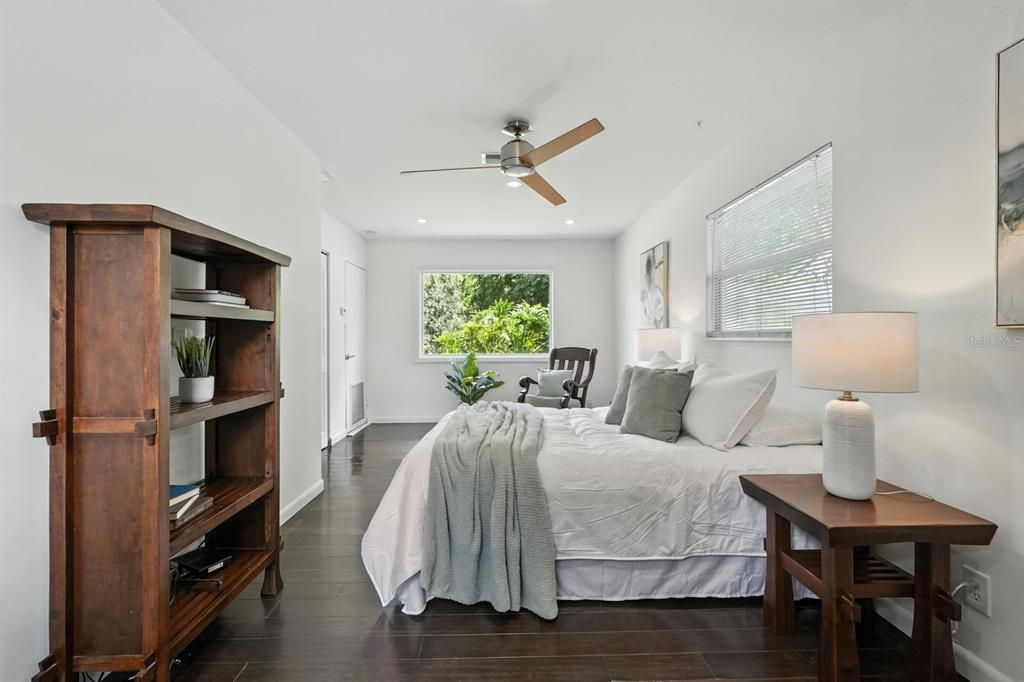 For Sale: $799,000 (5 beds, 3 baths, 3094 Square Feet)