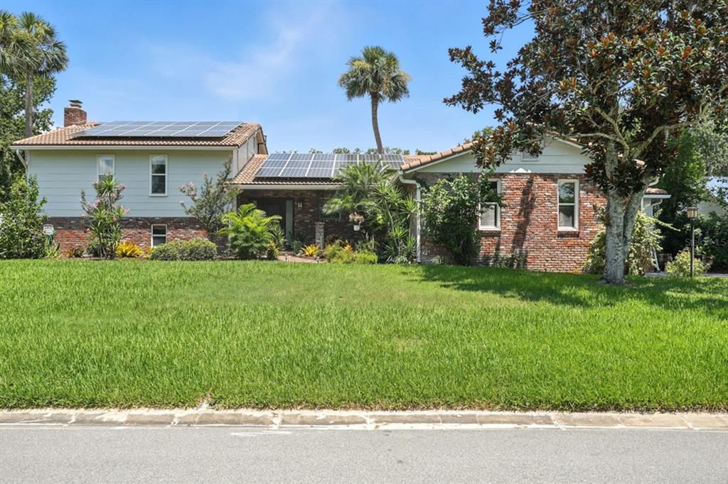 For Sale: $799,000 (5 beds, 3 baths, 3094 Square Feet)