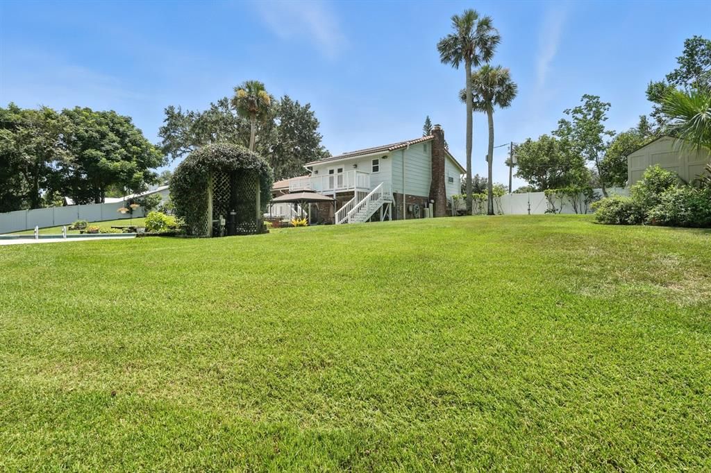 For Sale: $799,000 (5 beds, 3 baths, 3094 Square Feet)