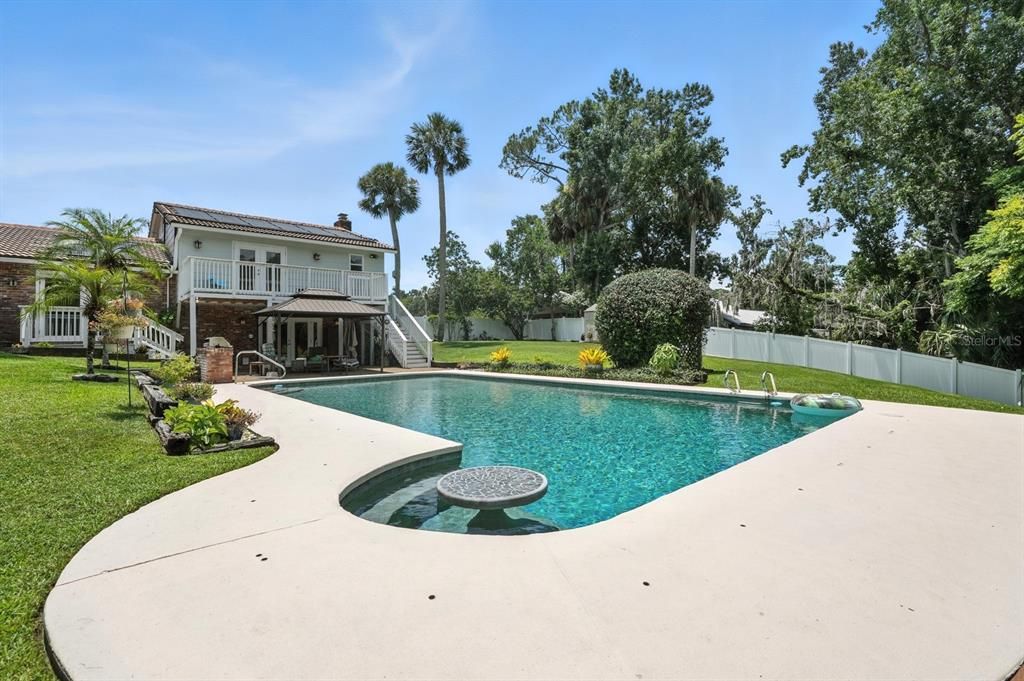 For Sale: $799,000 (5 beds, 3 baths, 3094 Square Feet)