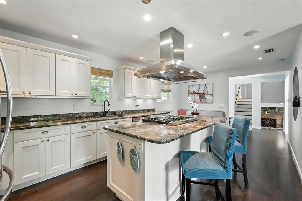 For Sale: $799,000 (5 beds, 3 baths, 3094 Square Feet)