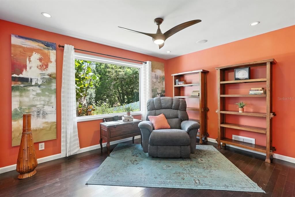 For Sale: $799,000 (5 beds, 3 baths, 3094 Square Feet)