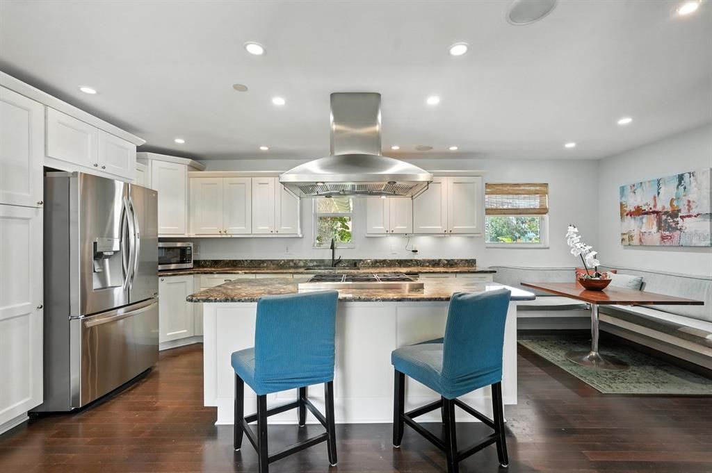 For Sale: $799,000 (5 beds, 3 baths, 3094 Square Feet)