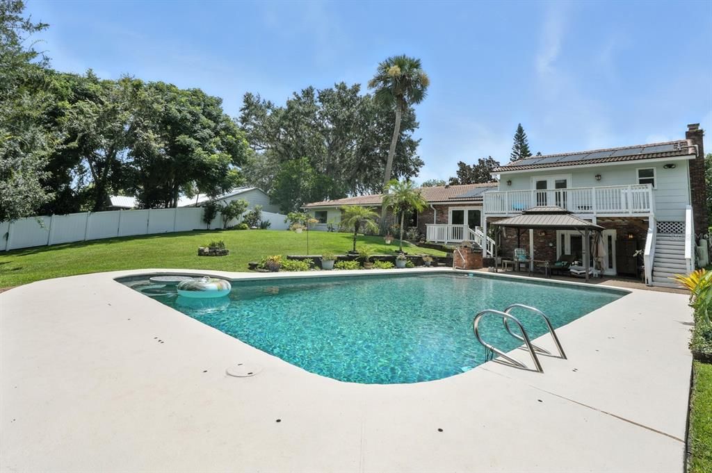 For Sale: $799,000 (5 beds, 3 baths, 3094 Square Feet)