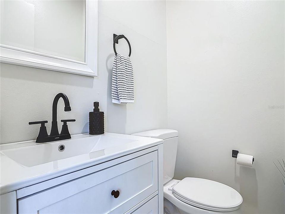 Под контрактом: $259,900 (3 спален, 1 ванн, 975 Квадратных фут)