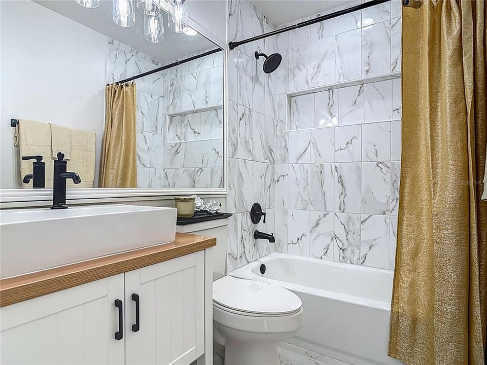 Под контрактом: $259,900 (3 спален, 1 ванн, 975 Квадратных фут)