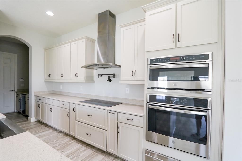 待售: $869,000 (6 贝兹, 6 浴室, 5002 平方英尺)