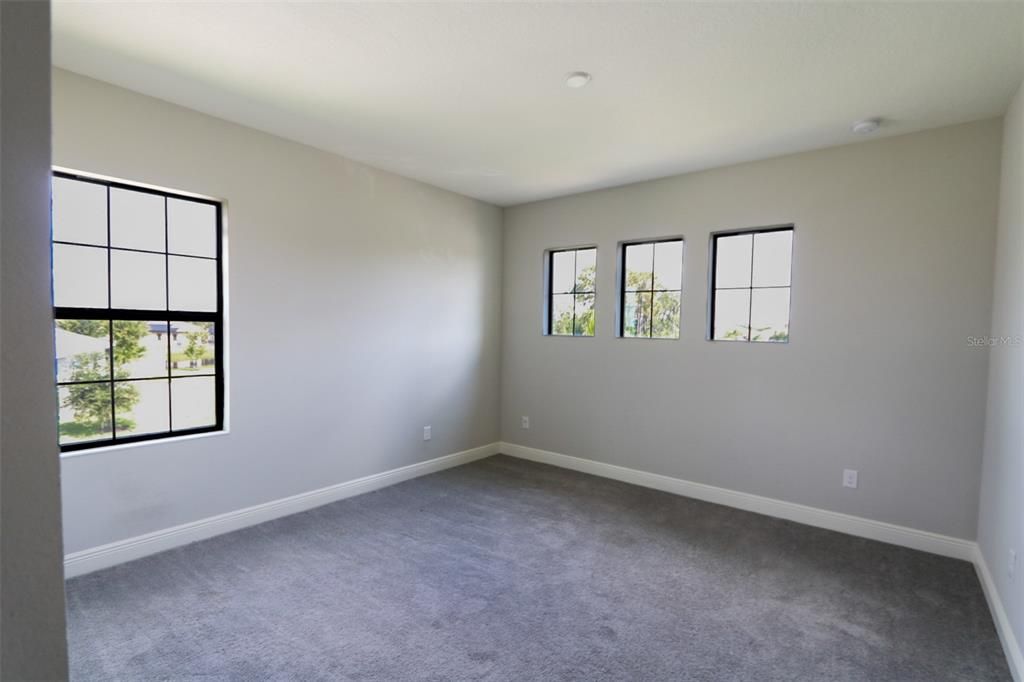 待售: $869,000 (6 贝兹, 6 浴室, 5002 平方英尺)