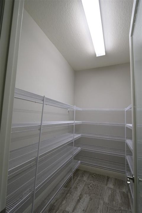 待售: $869,000 (6 贝兹, 6 浴室, 5002 平方英尺)