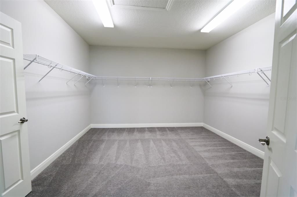 待售: $869,000 (6 贝兹, 6 浴室, 5002 平方英尺)