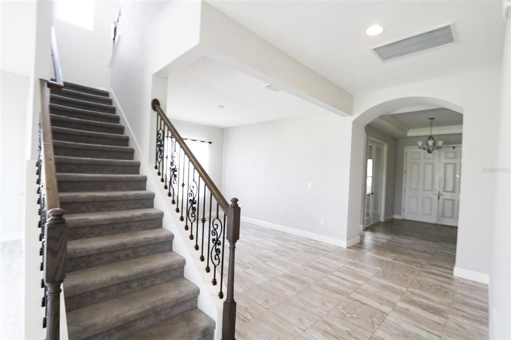 待售: $869,000 (6 贝兹, 6 浴室, 5002 平方英尺)