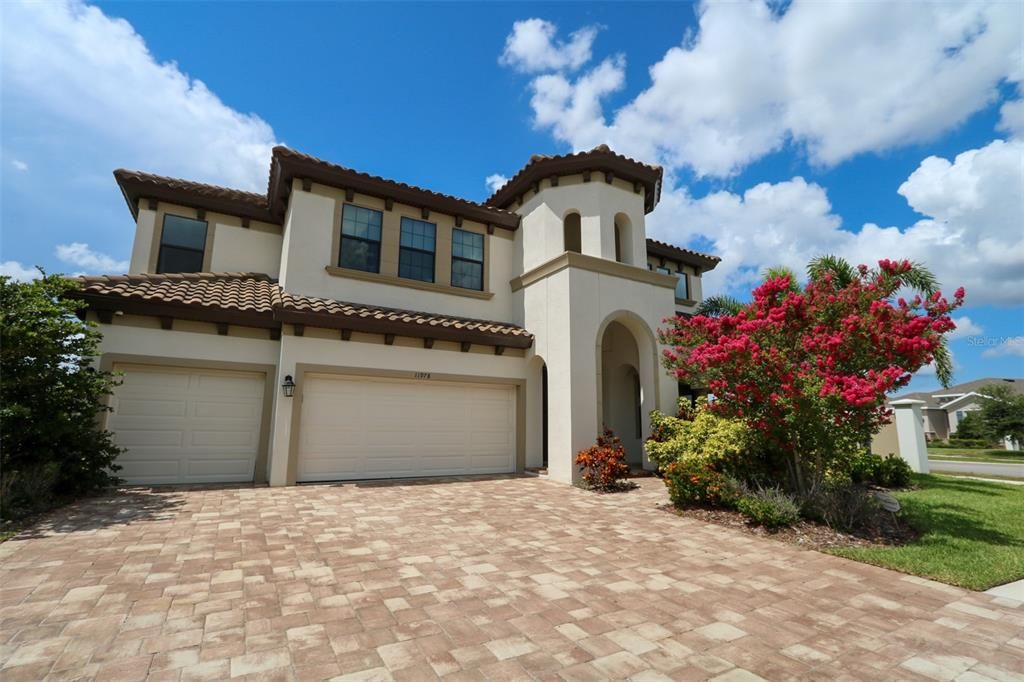 待售: $869,000 (6 贝兹, 6 浴室, 5002 平方英尺)