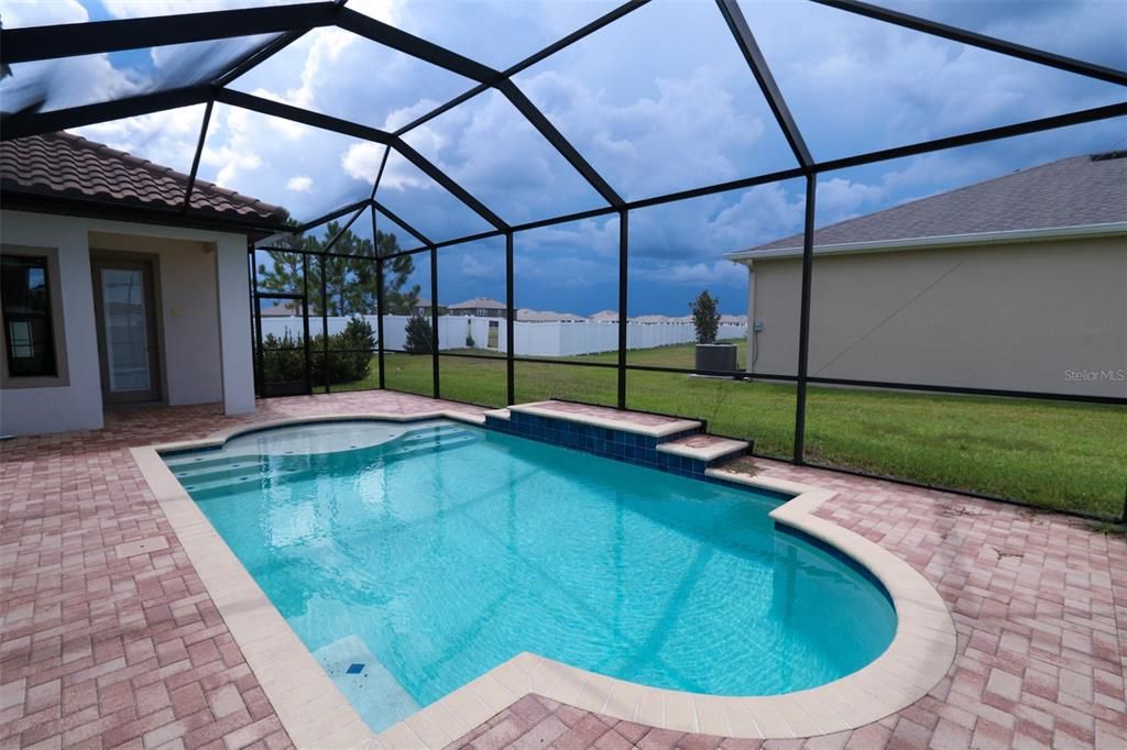 待售: $869,000 (6 贝兹, 6 浴室, 5002 平方英尺)