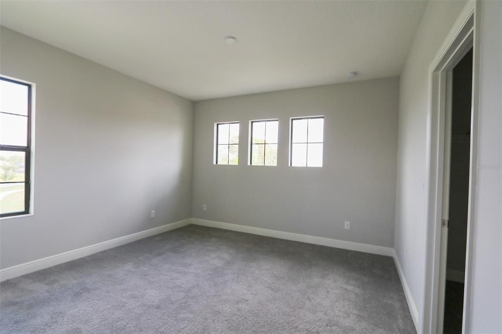 待售: $869,000 (6 贝兹, 6 浴室, 5002 平方英尺)