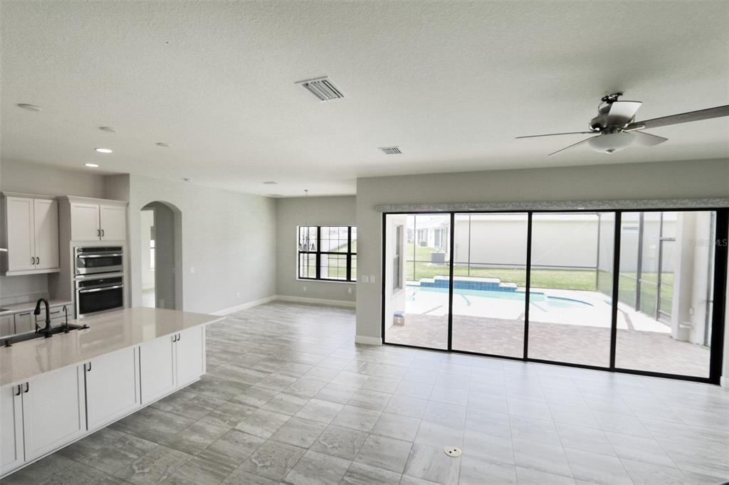 待售: $869,000 (6 贝兹, 6 浴室, 5002 平方英尺)