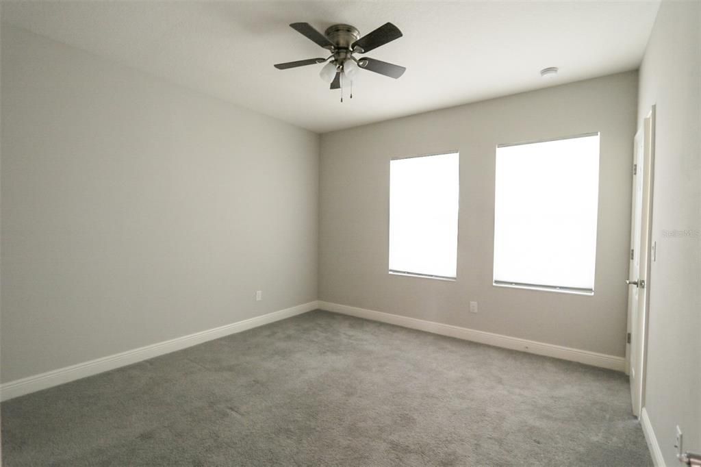 待售: $869,000 (6 贝兹, 6 浴室, 5002 平方英尺)