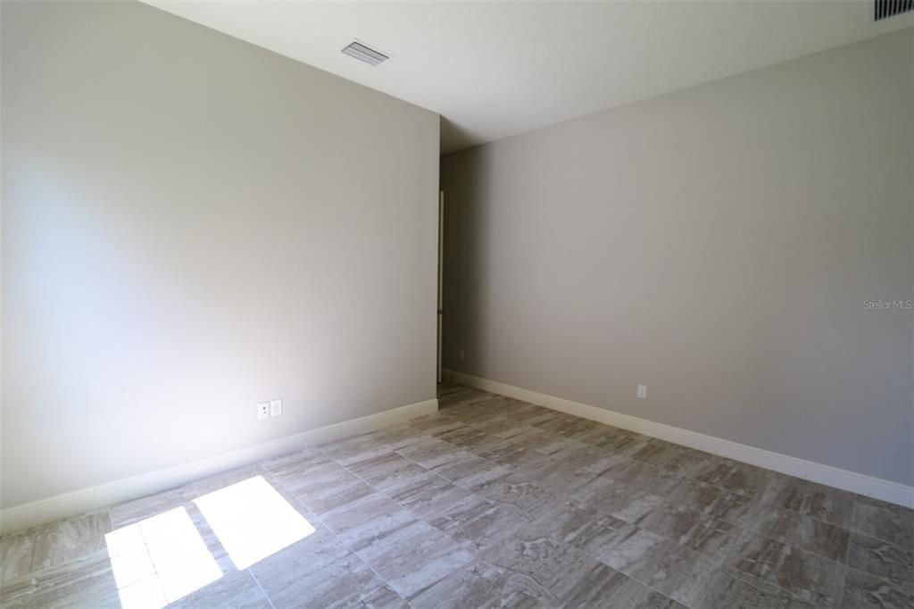 待售: $869,000 (6 贝兹, 6 浴室, 5002 平方英尺)