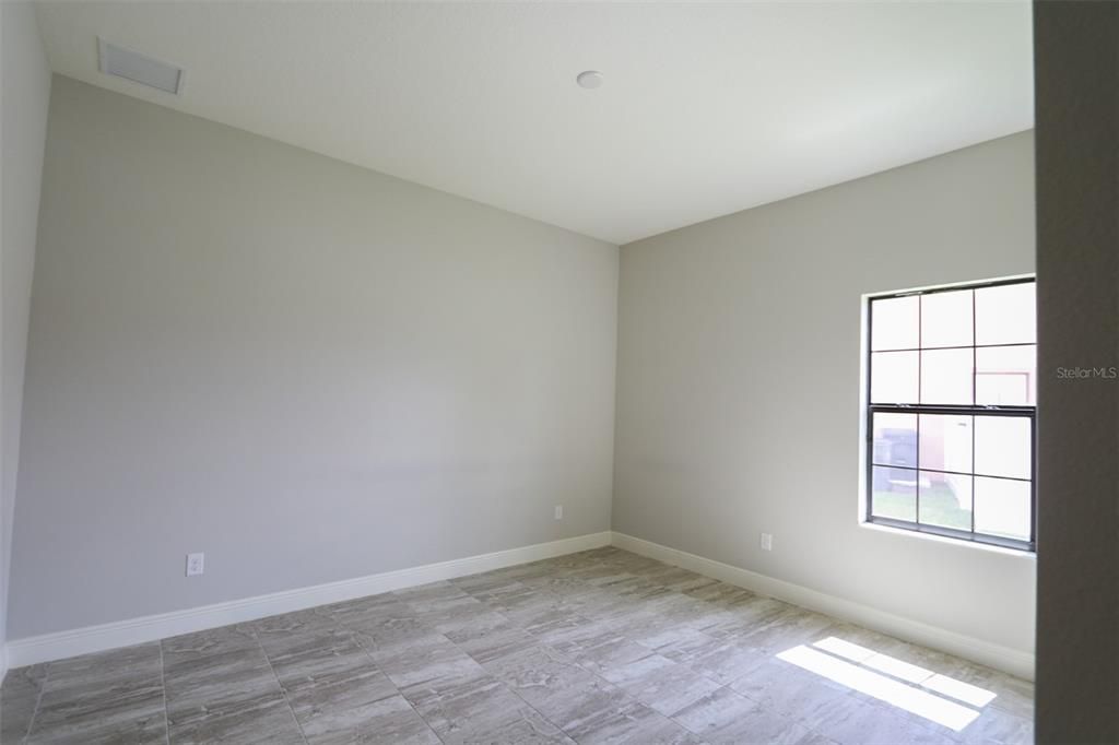 待售: $869,000 (6 贝兹, 6 浴室, 5002 平方英尺)