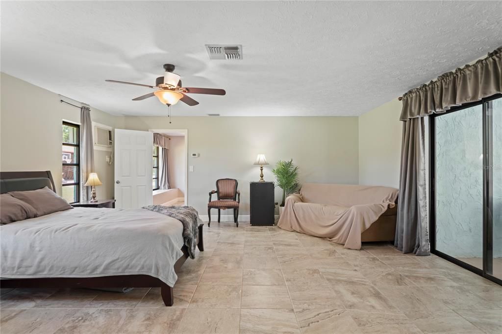 Activo con contrato: $627,750 (3 camas, 2 baños, 3000 Pies cuadrados)