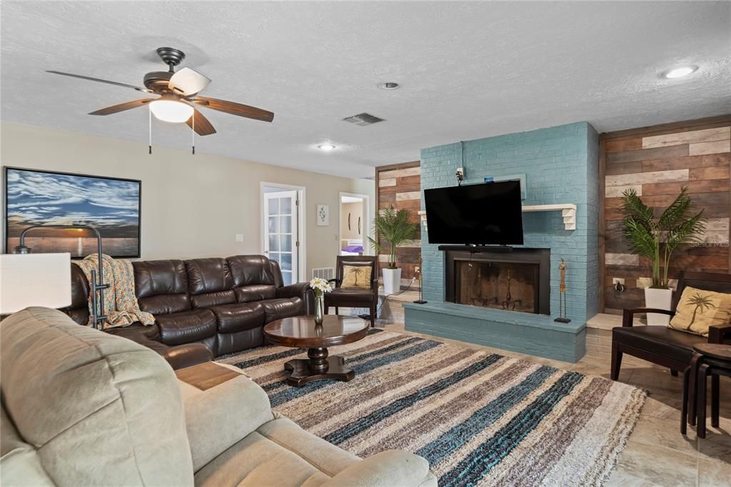 Activo con contrato: $627,750 (3 camas, 2 baños, 3000 Pies cuadrados)