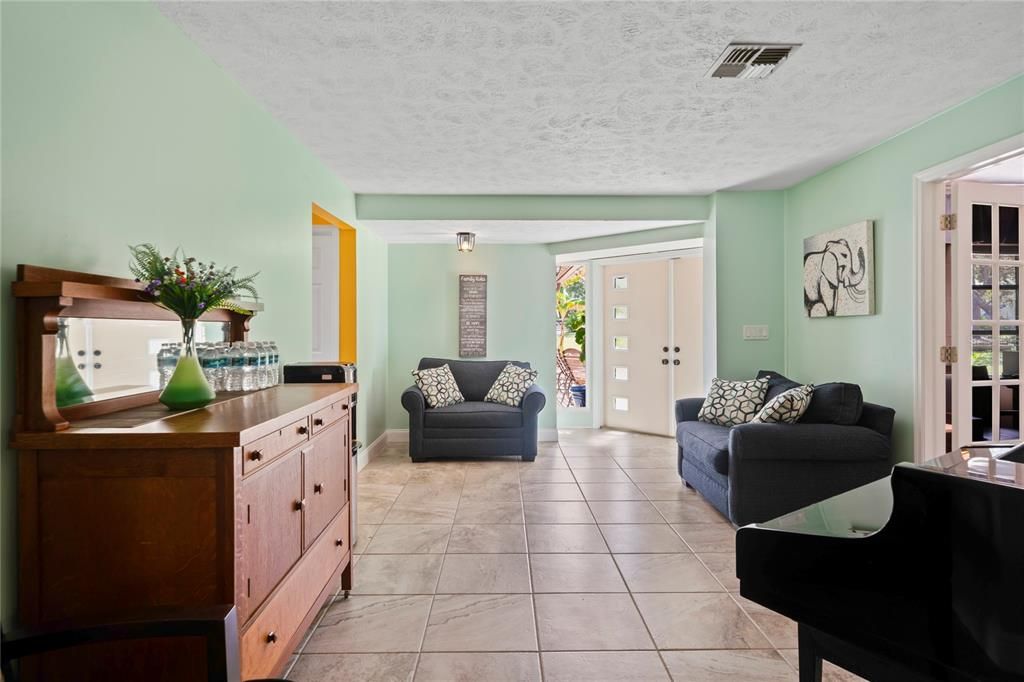 Activo con contrato: $627,750 (3 camas, 2 baños, 3000 Pies cuadrados)