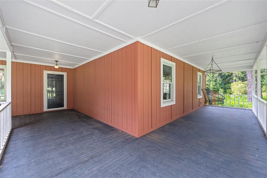 En Venta: $829,000 (3 camas, 2 baños, 2700 Pies cuadrados)