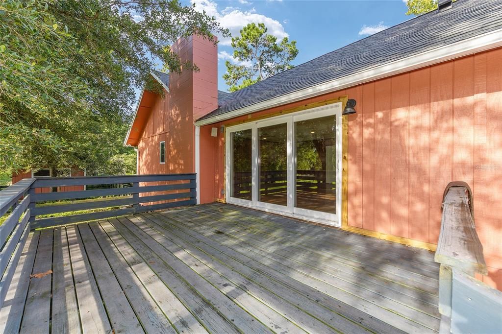 En Venta: $829,000 (3 camas, 2 baños, 2700 Pies cuadrados)