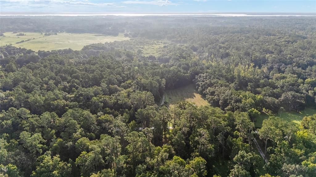 En Venta: $829,000 (3 camas, 2 baños, 2700 Pies cuadrados)