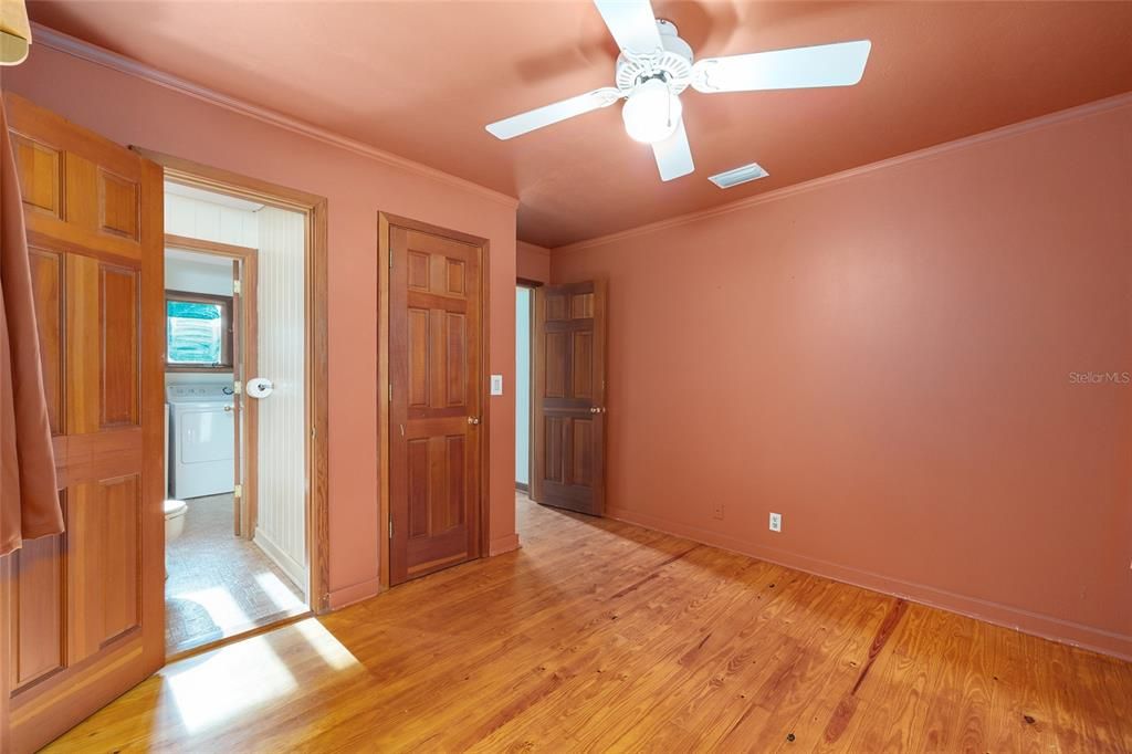 En Venta: $829,000 (3 camas, 2 baños, 2700 Pies cuadrados)