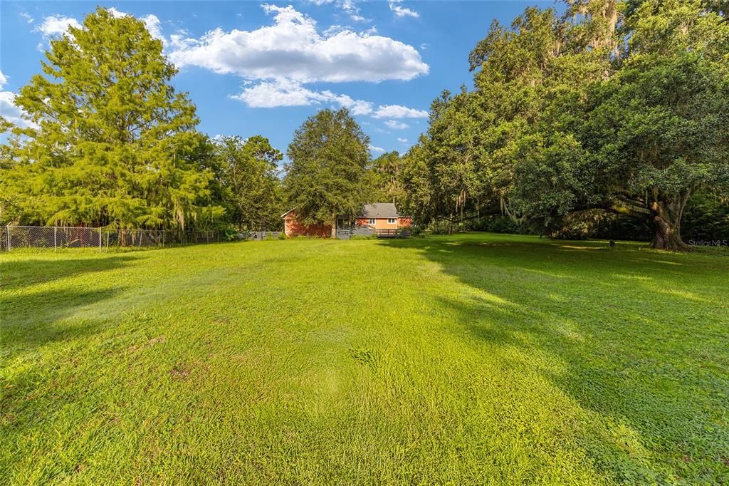 En Venta: $829,000 (3 camas, 2 baños, 2700 Pies cuadrados)